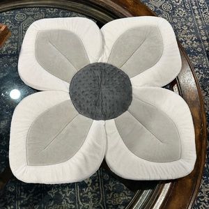 Blooming Bath Lotus Bathing Mat
